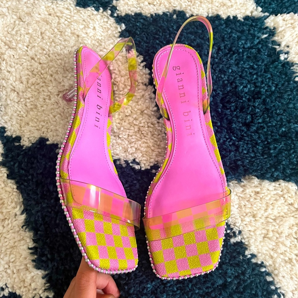 NWT GIANNI BINI PINK AND GREEN CHECKERED KITTEN HEELS SZ 7